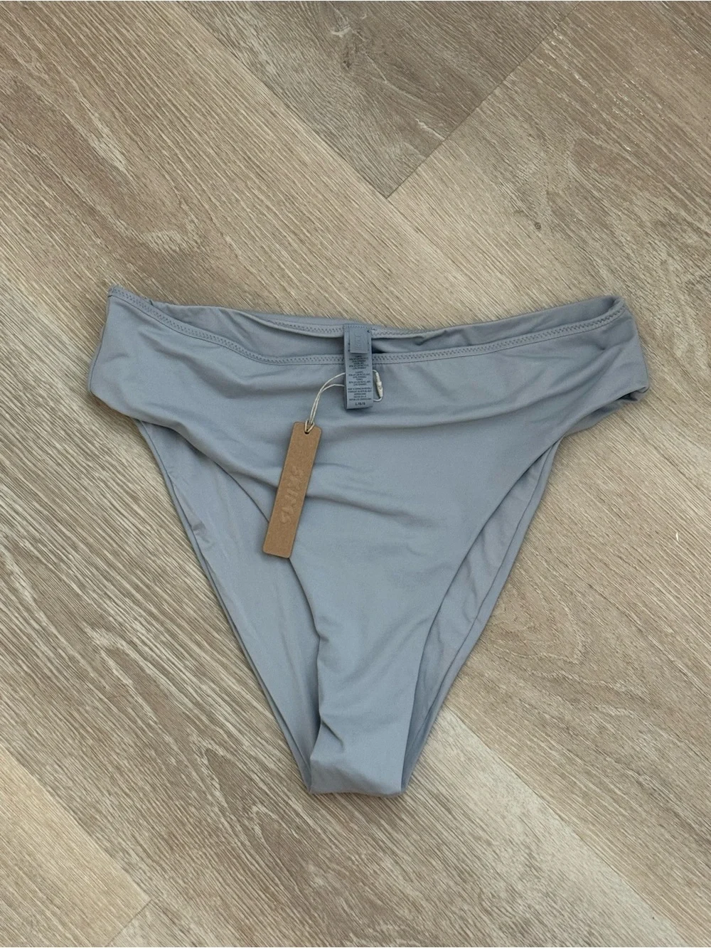 SKIMS Triangle Bikini & Mid waist bottoms